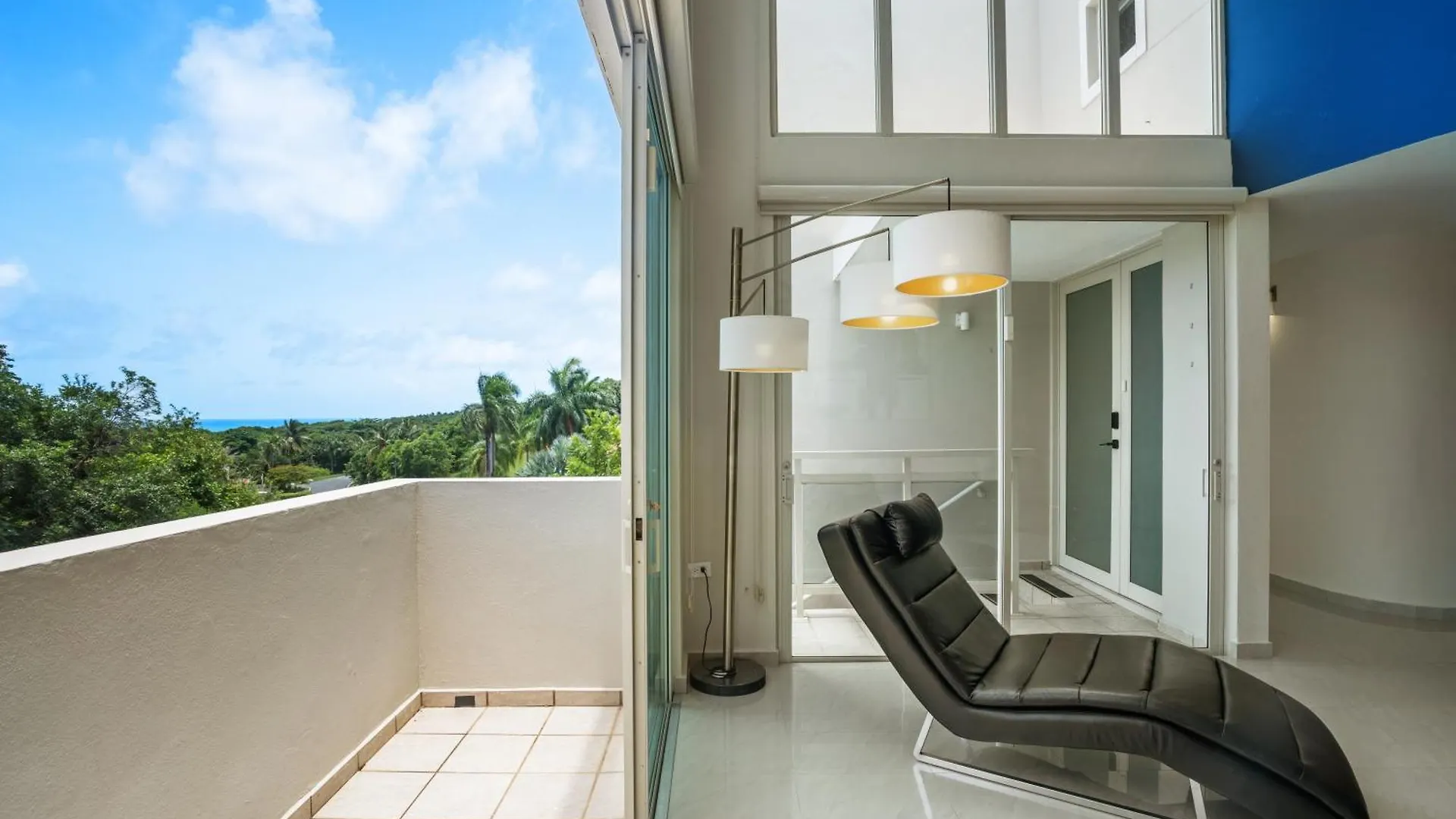 Villa At Palmas With Jacuzzi, Rooftop, Generator 24-7 Humacao 0*,  Porto Rico