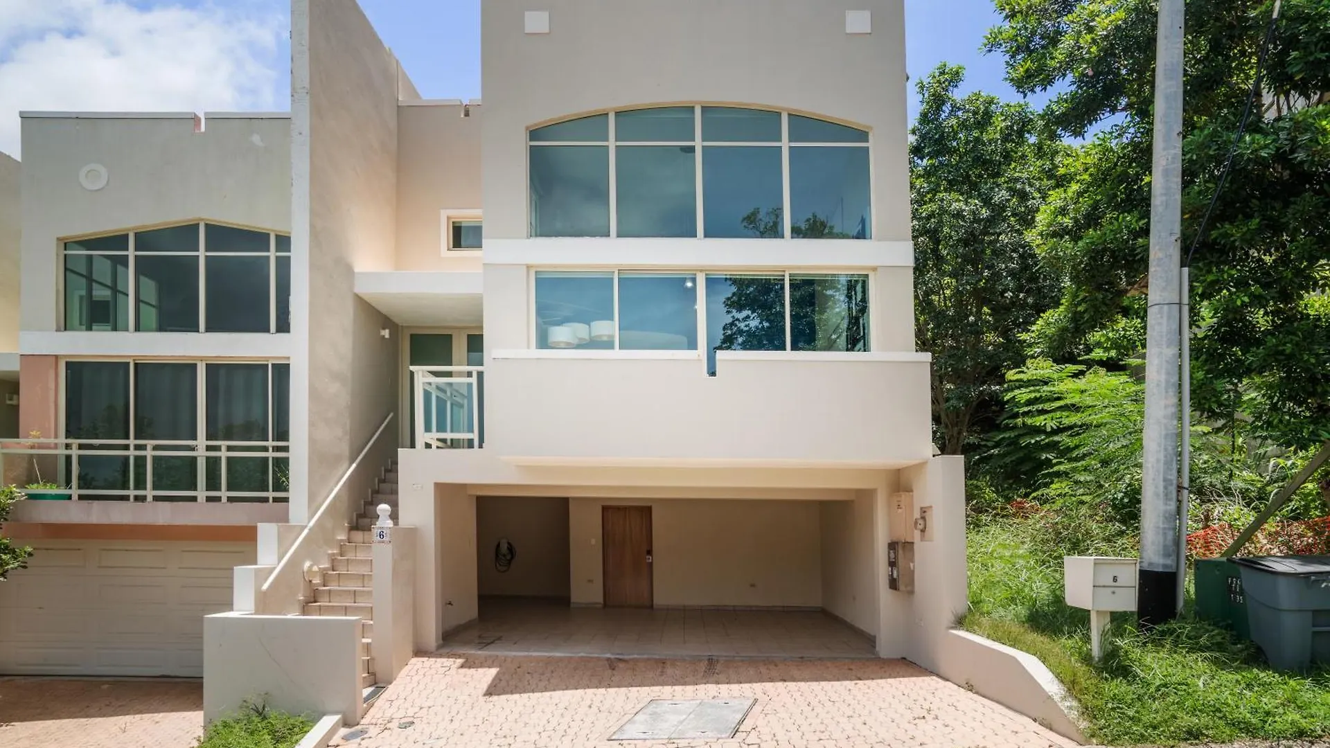 Villa At Palmas With Jacuzzi, Rooftop, Generator 24-7 Humacao