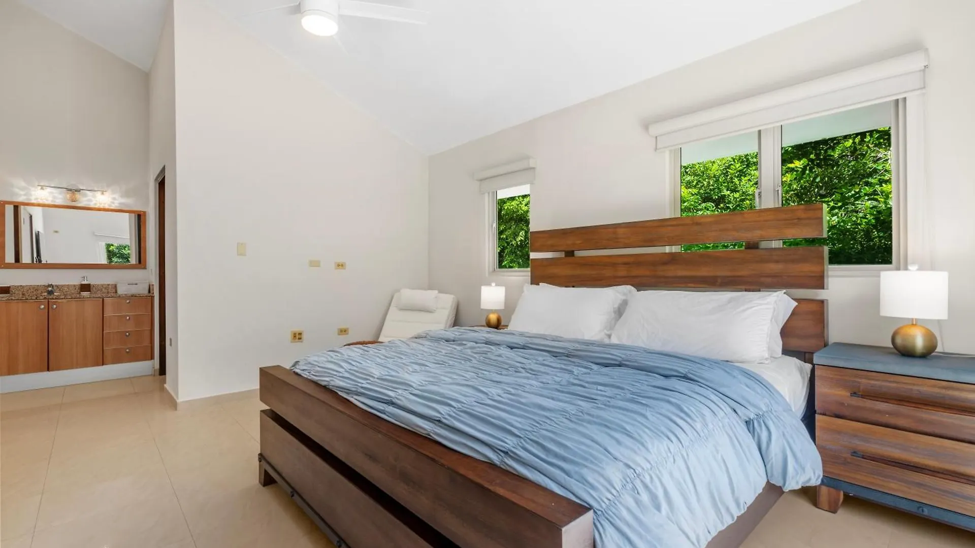 Villa At Palmas With Jacuzzi, Rooftop, Generator 24-7 Humacao