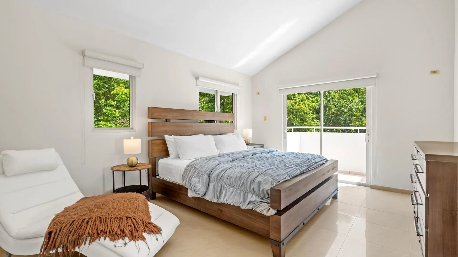 Villa At Palmas With Jacuzzi, Rooftop, Generator 24-7 Humacao Porto Rico