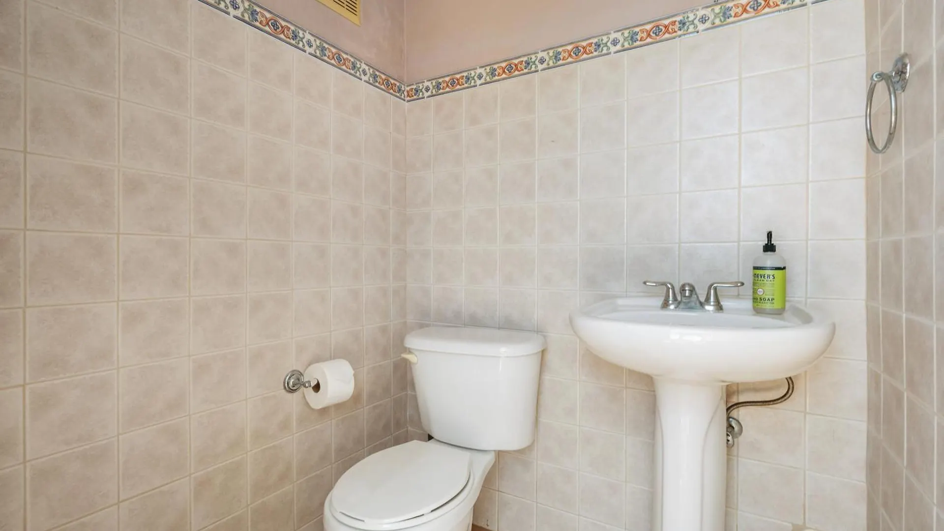 Villa At Palmas With Jacuzzi, Rooftop, Generator 24-7 Humacao