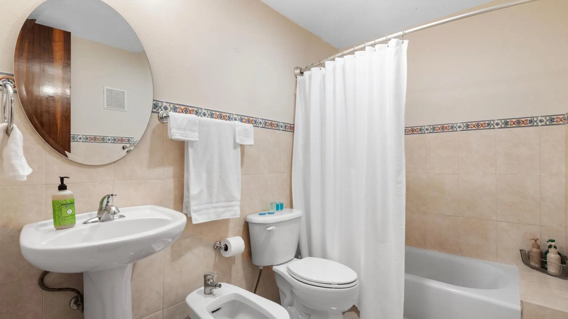 Villa At Palmas With Jacuzzi, Rooftop, Generator 24-7 Humacao